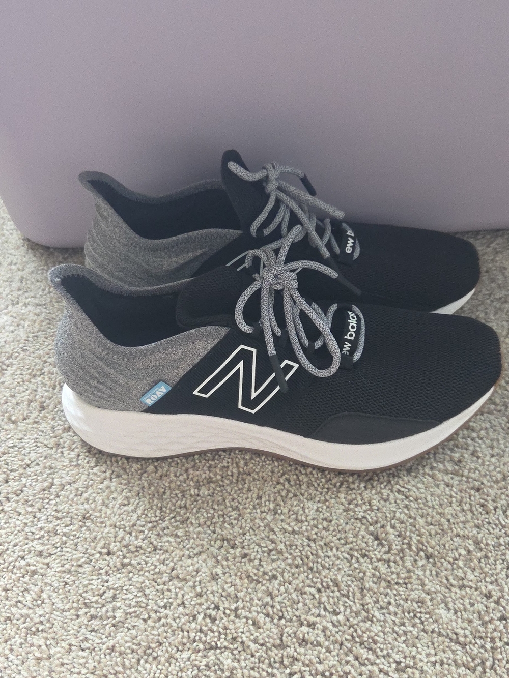New Balance Black & Gray Knit Lace-Up Sneakers